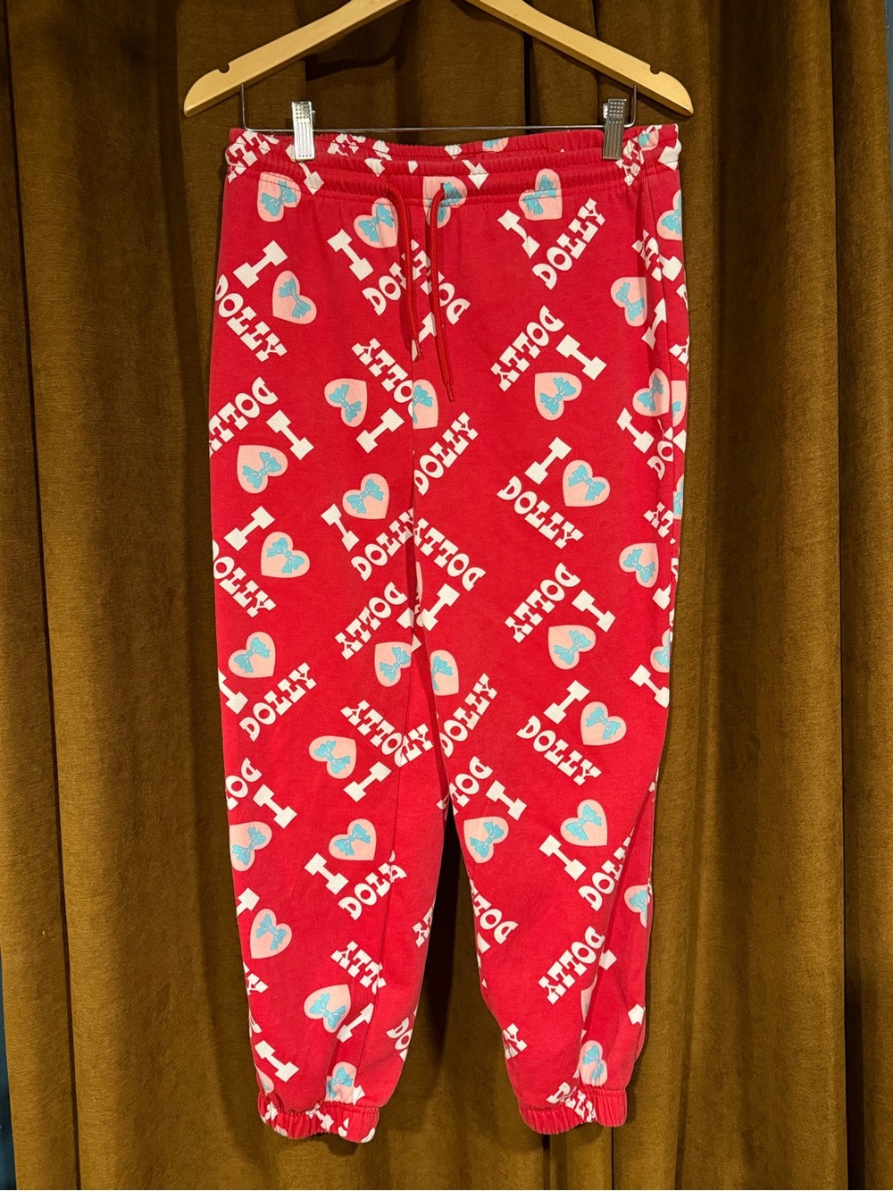 I love Dolly Parton sweat pants